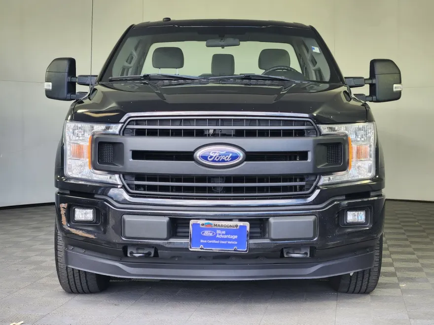 2025 Ford F-150 Lightning photo 1