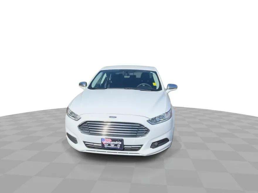 2016 Ford Fusion SE photo 1