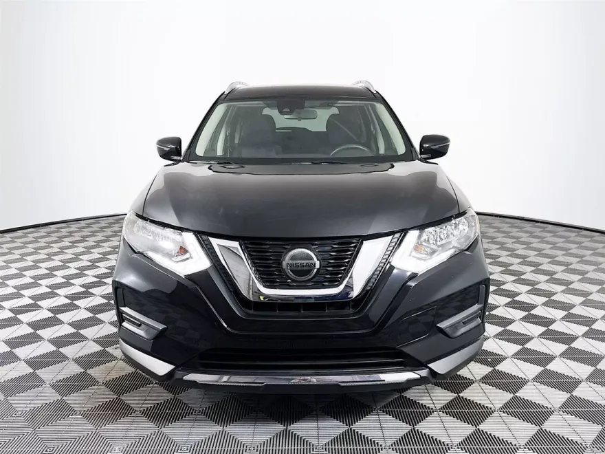 2020 Nissan Rogue SV photo 1