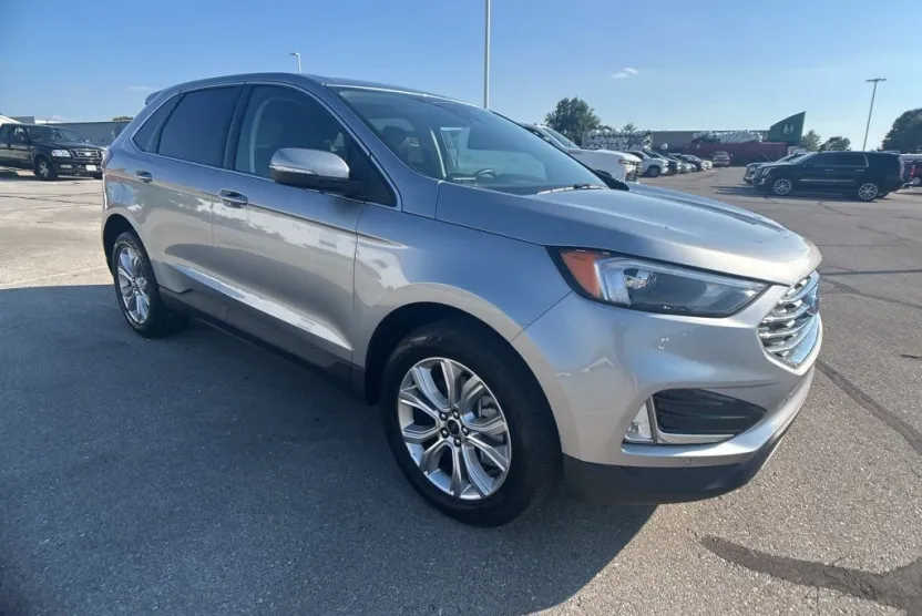 2024 Ford Edge Titanium photo 1