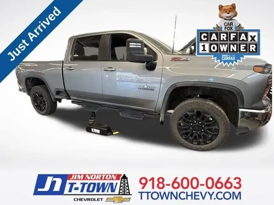 2025 Chevrolet Silverado 2500HD LT photo 1