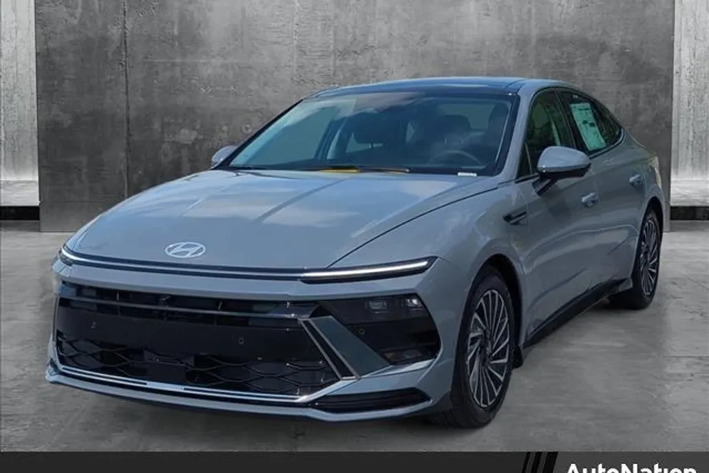 2025 Hyundai Sonata Hybrid Limited photo 1