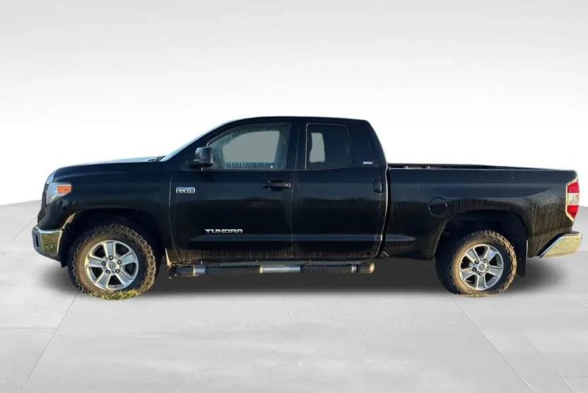 2016 Toyota Tundra SR5 Double Cab photo 1