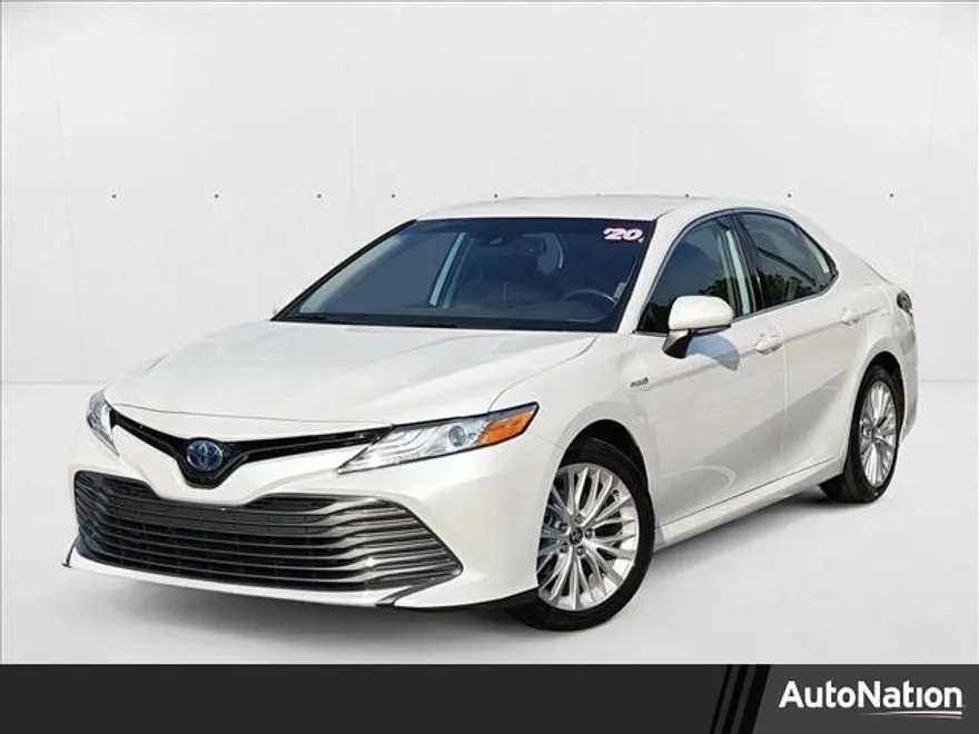 2020 Toyota Camry Hybrid XLE photo 1