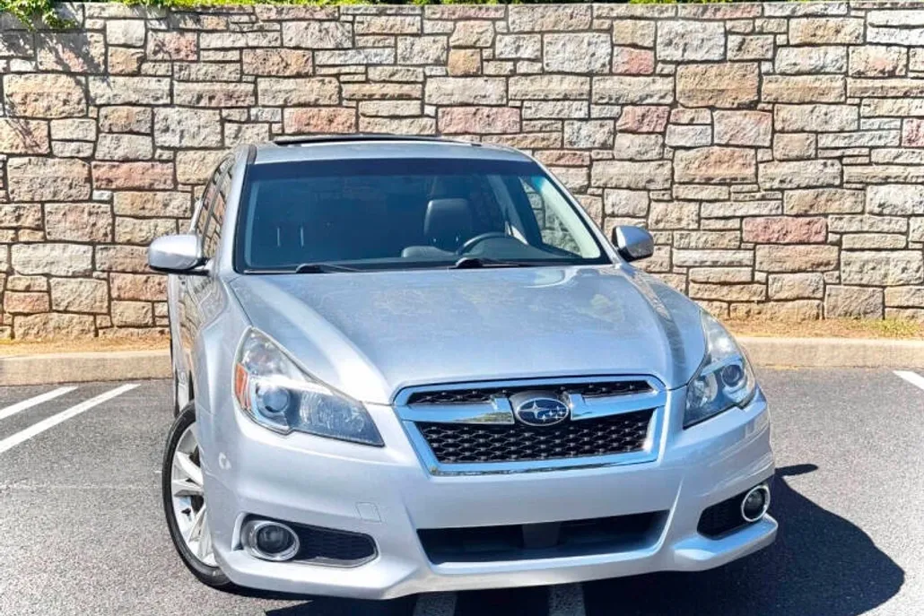 2013 Subaru Legacy 2.5i Limited photo 1