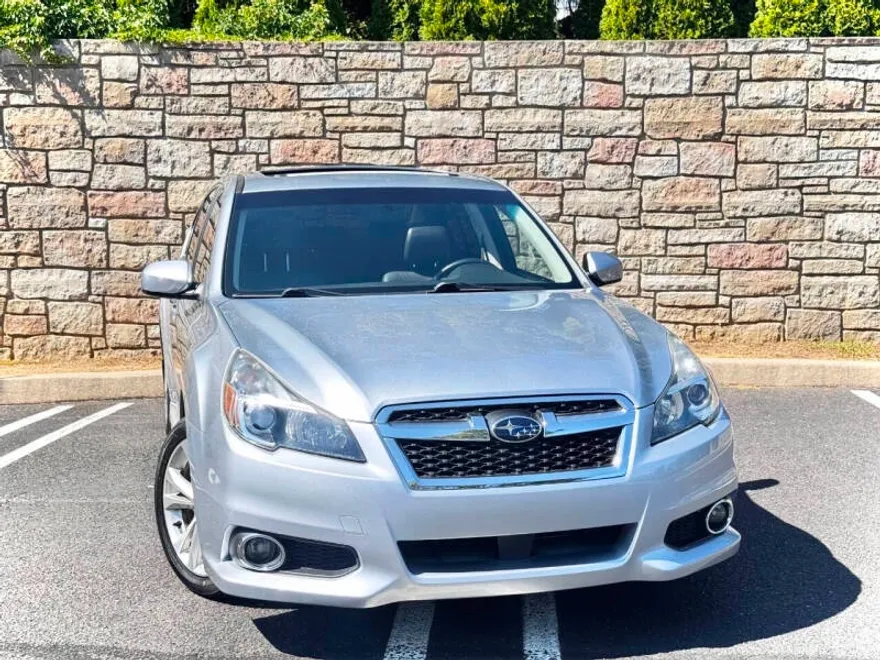 2013 Subaru Legacy 2.5i Limited photo 1
