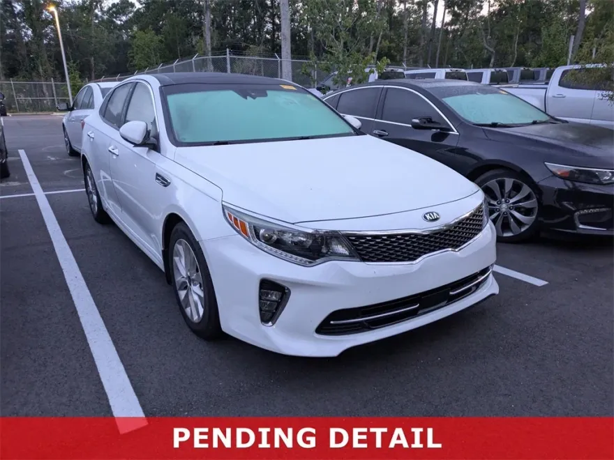 2018 Kia Optima EX photo 1