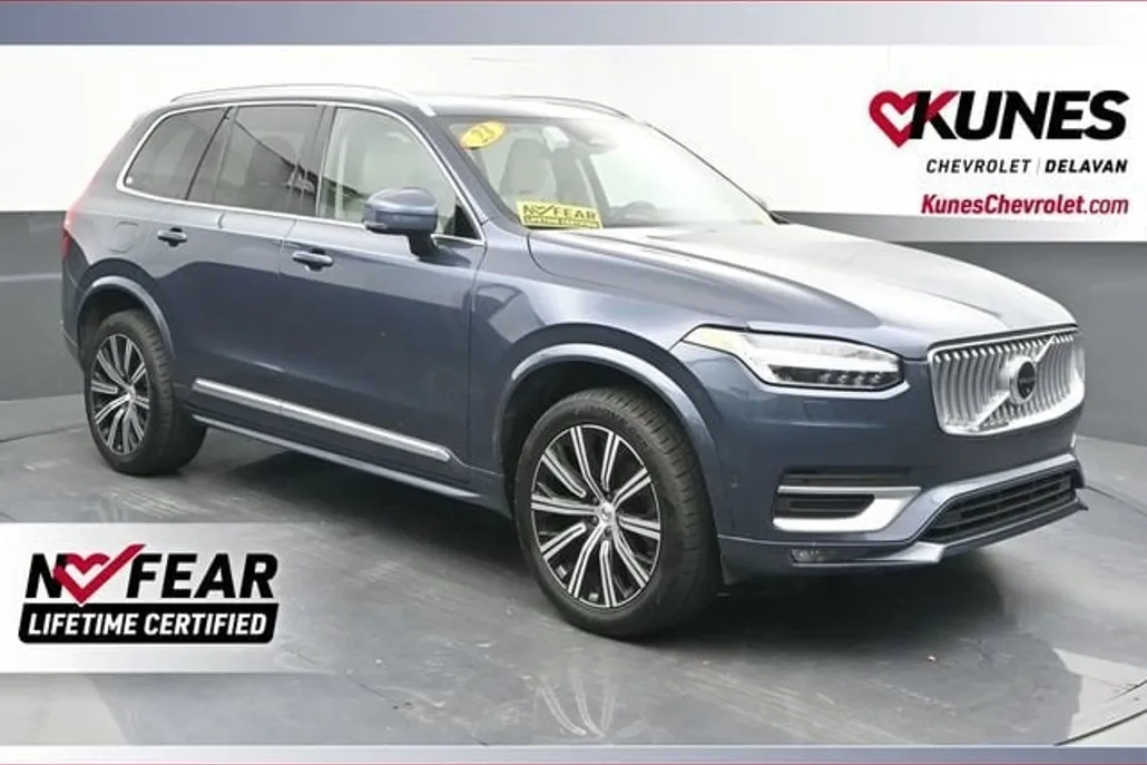 2023 Volvo XC90 Plus photo 1