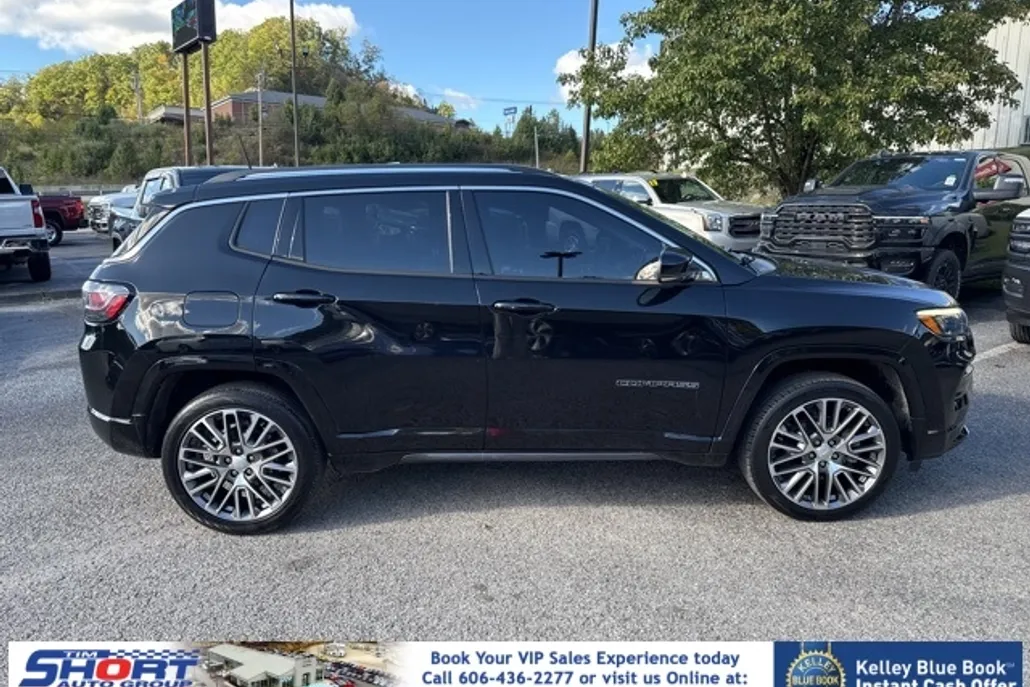 2022 Jeep Compass Limited photo 1
