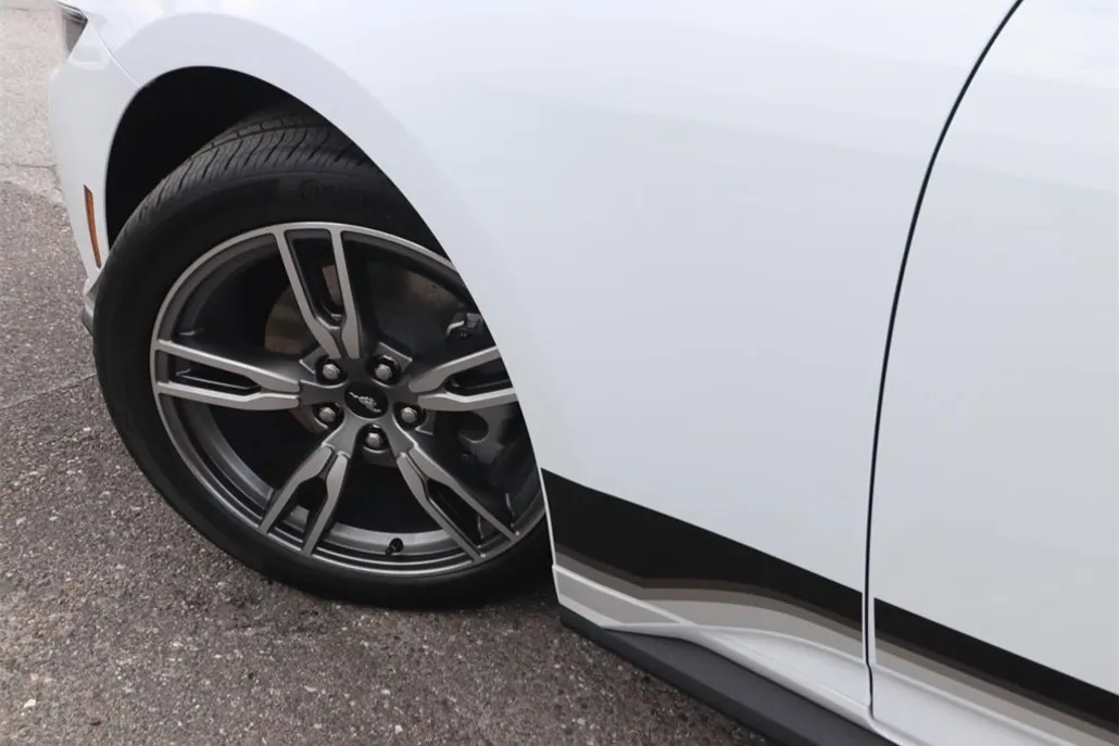 2025 Ford Mustang EcoBoost photo 1