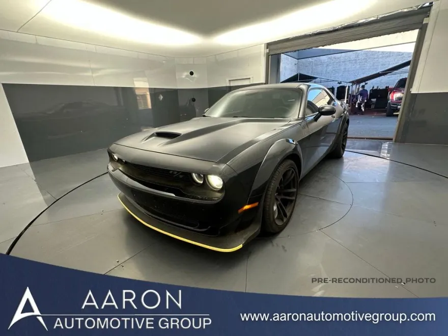 2023 Dodge Challenger R/T Scat Pack photo 1