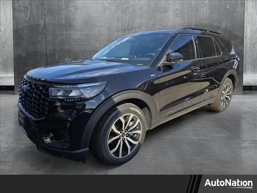 2025 Ford Explorer ST-Line photo 1