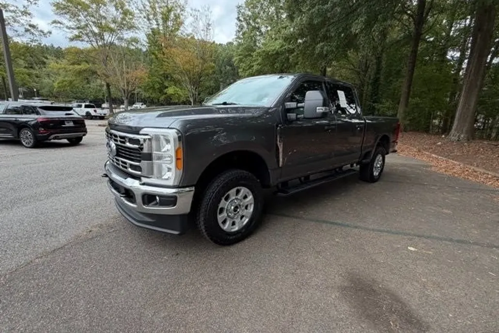 2023 Ford F-250 photo 1