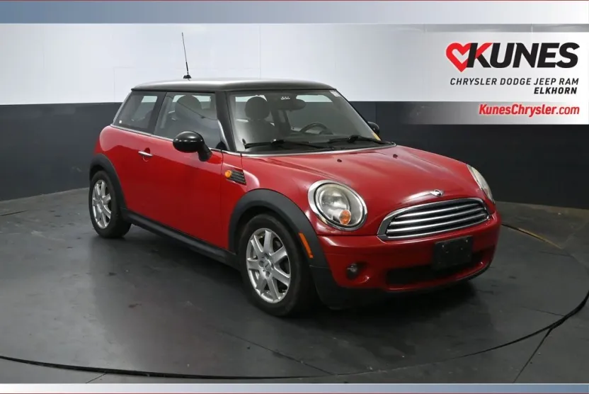 2010 Mini Cooper Base photo 1