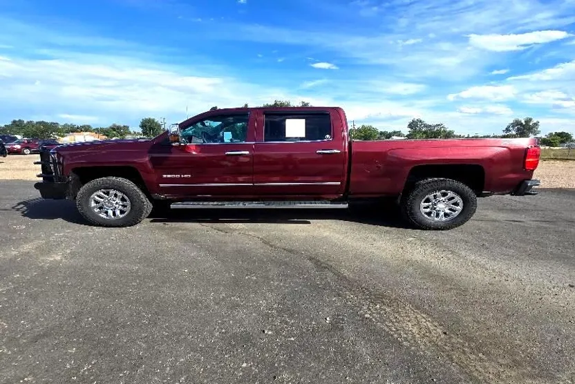 2016 Chevrolet Silverado 3500HD LTZ photo 1