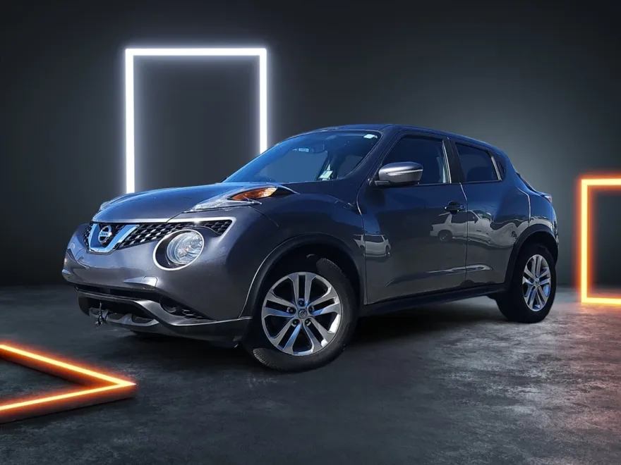 2016 Nissan Juke SV photo 1