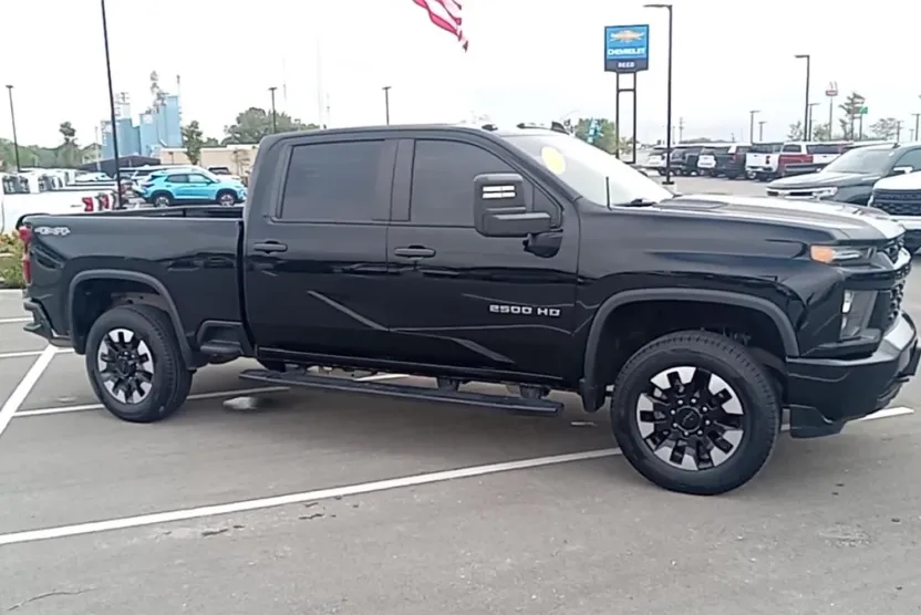2020 Chevrolet Silverado 2500HD Custom photo 1