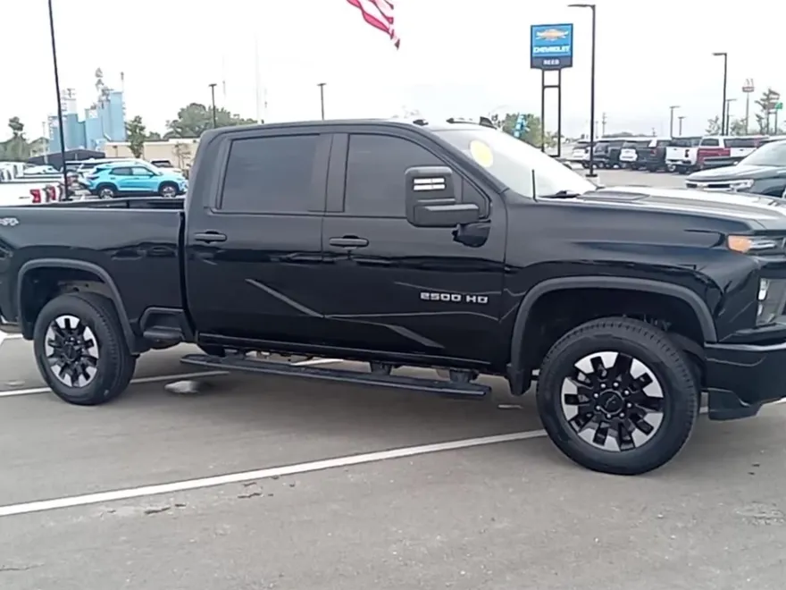 2020 Chevrolet Silverado 2500HD Custom photo 1