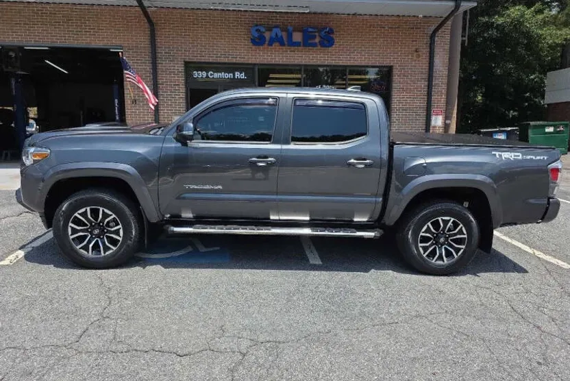 2020 Toyota Tacoma TRD Sport photo 1