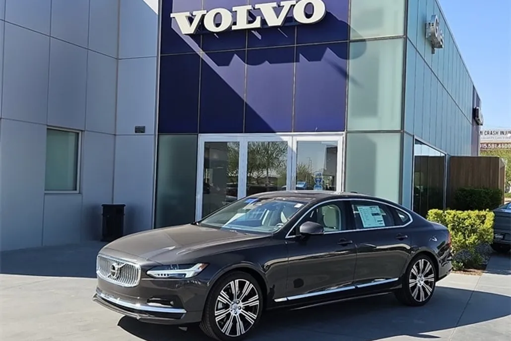 2025 Volvo S90 Plus photo 1