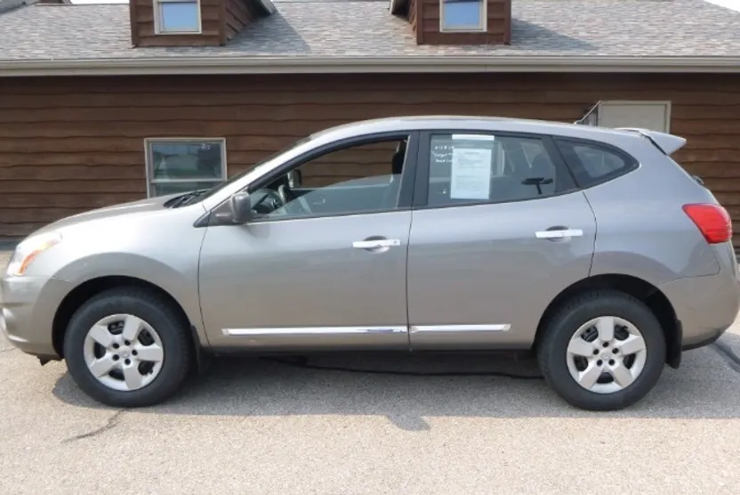 2013 Nissan Rogue S photo 1
