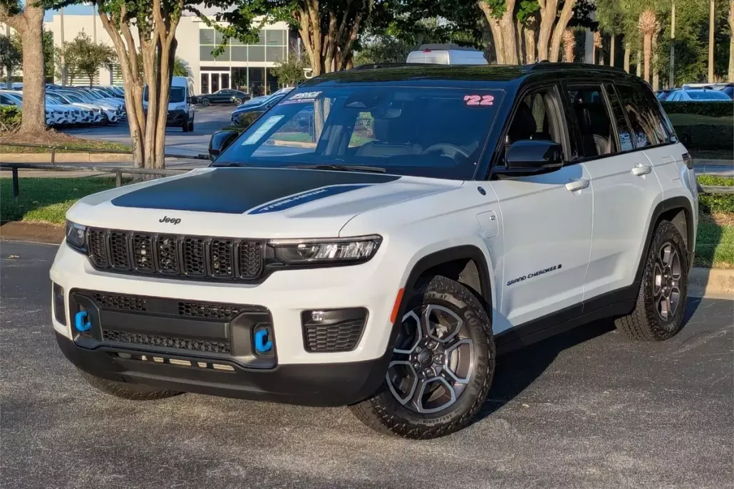 2022 Jeep Cherokee Trailhawk 4xe photo 1