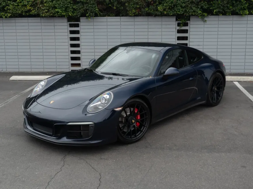 2017 Porsche 911 GTS photo 1