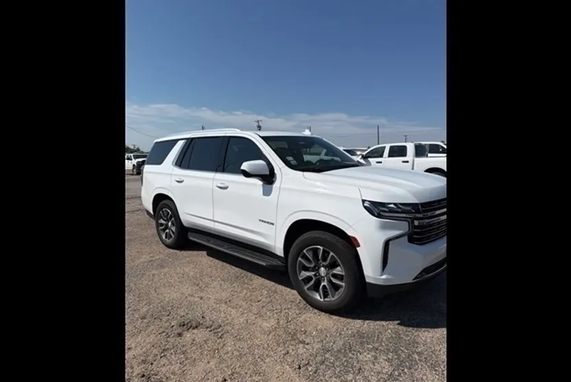 2021 Chevrolet Tahoe LT photo 1
