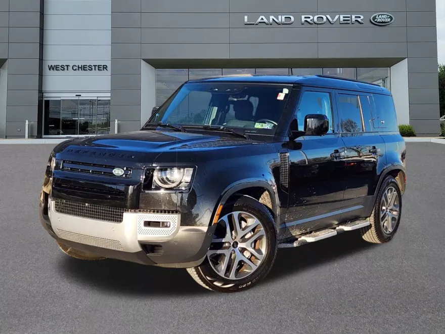 2023 Land Rover Defender 110 SE photo 1