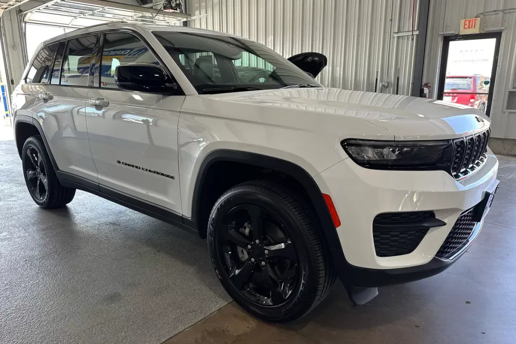 2024 Jeep Grand Cherokee Altitude X photo 1
