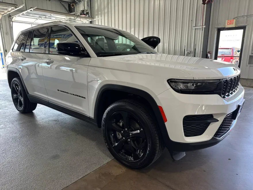 2024 Jeep Grand Cherokee Altitude X photo 1
