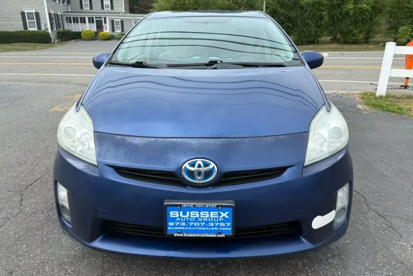 2010 Toyota Prius Two photo 1