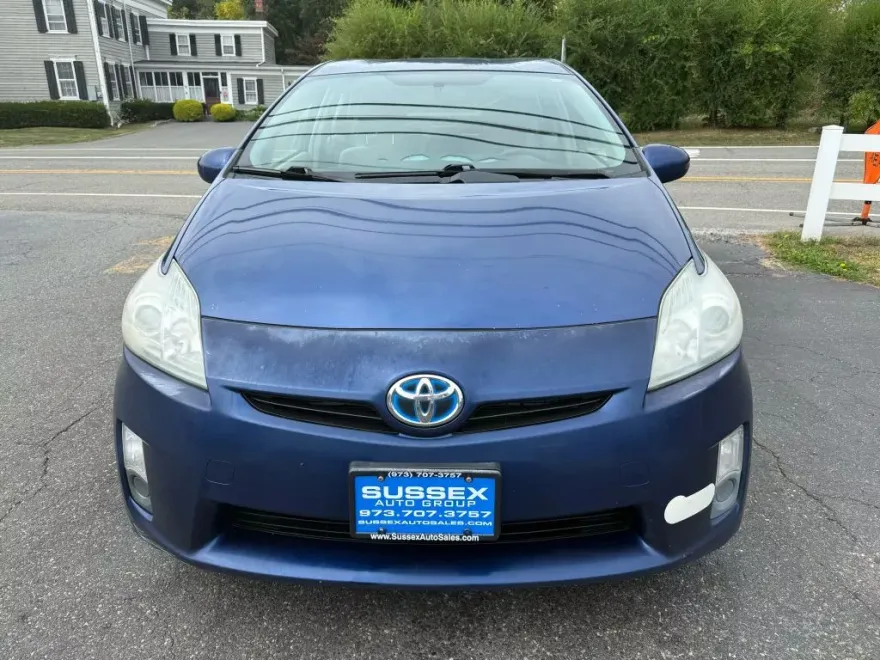 2010 Toyota Prius Two photo 1