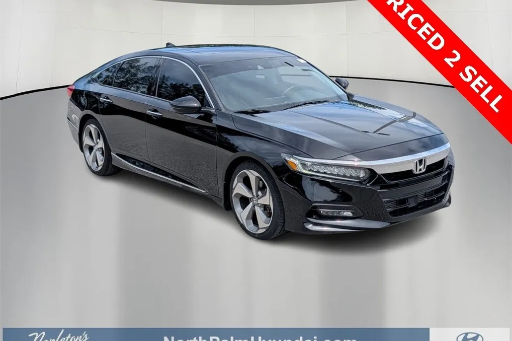 2018 Honda Accord Touring photo 1