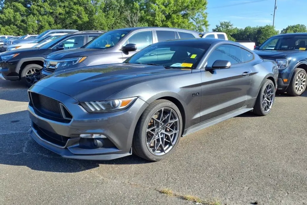2016 Ford Mustang GT Premium photo 1