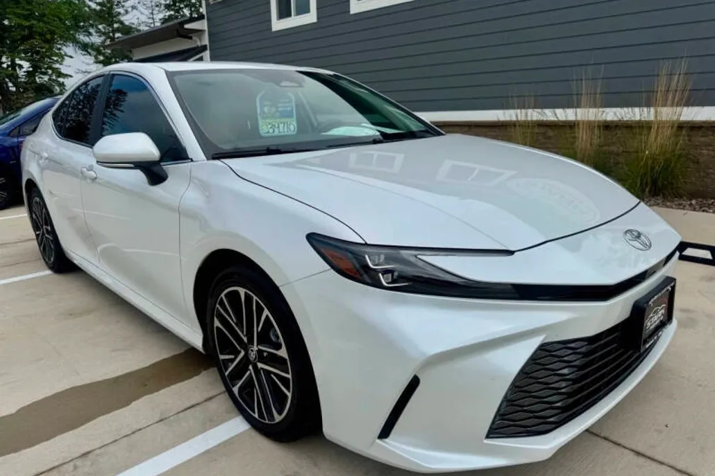 2025 Toyota Camry XLE photo 1