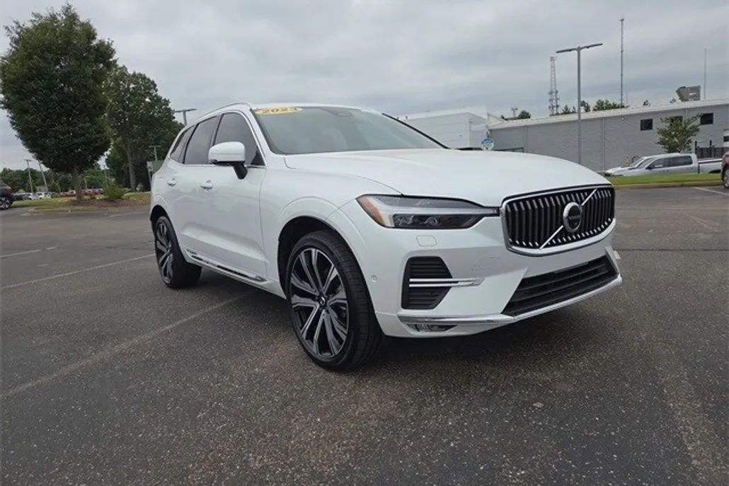 2023 Volvo XC60 B5 Ultimate photo 1