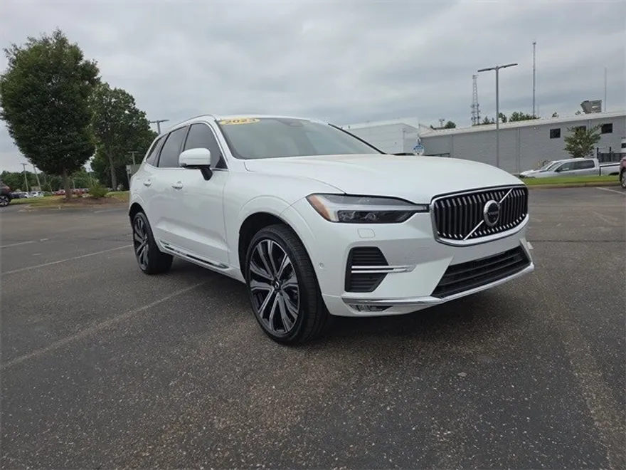 2023 Volvo XC60 B5 Ultimate photo 1