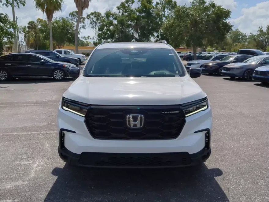 2025 Honda Pilot Black Edition photo 1
