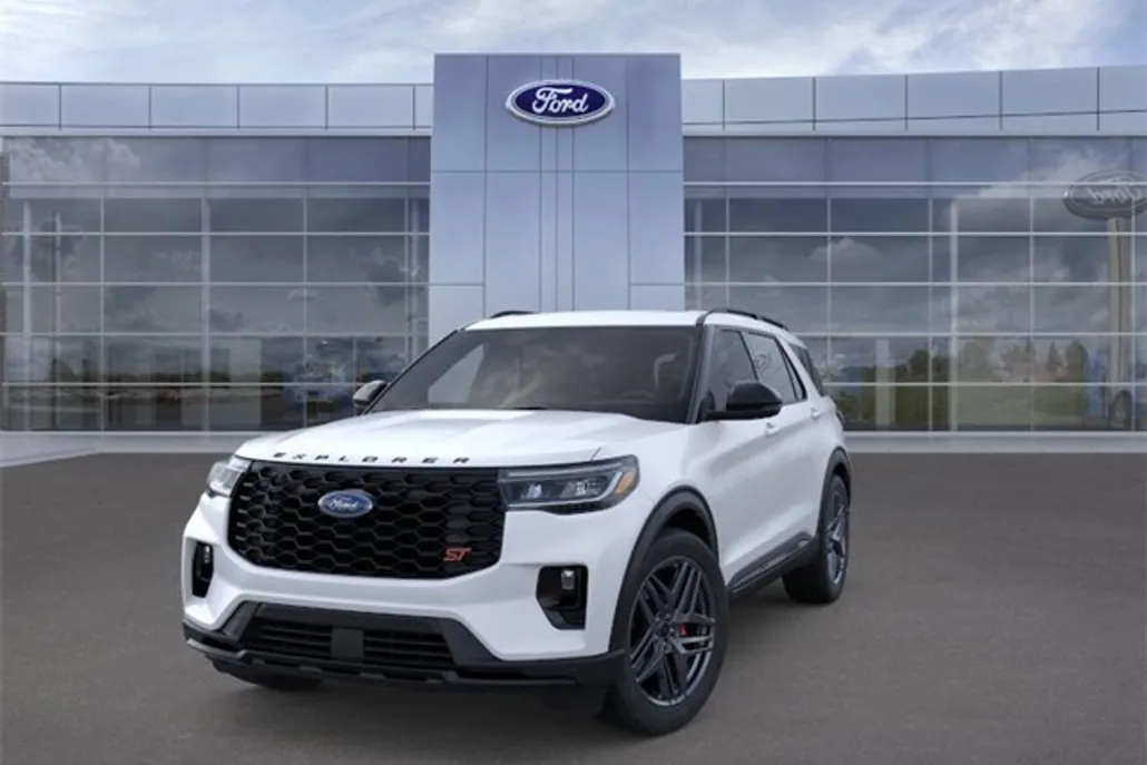 2025 Ford Explorer ST photo 1