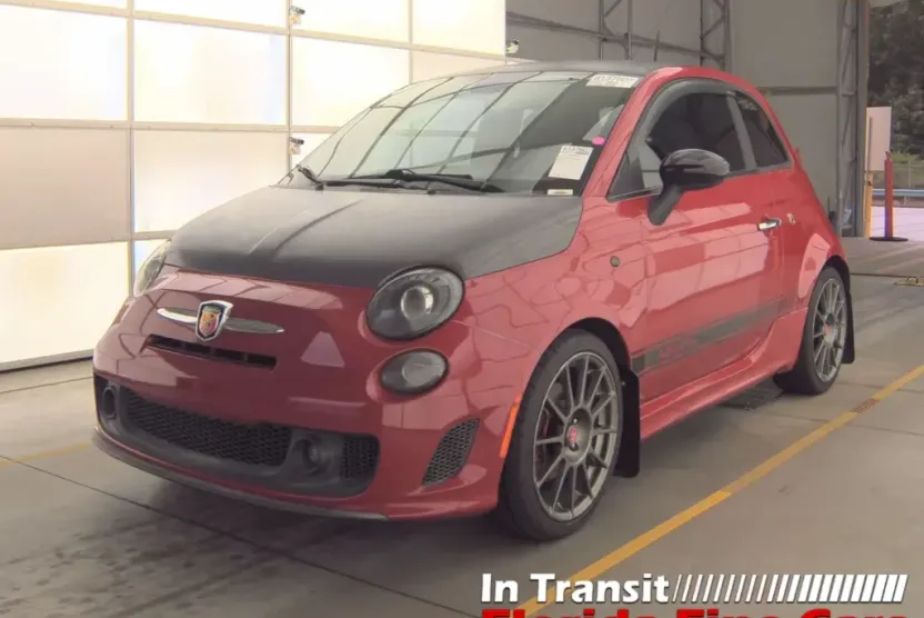 2015 Fiat 500 Abarth photo 1