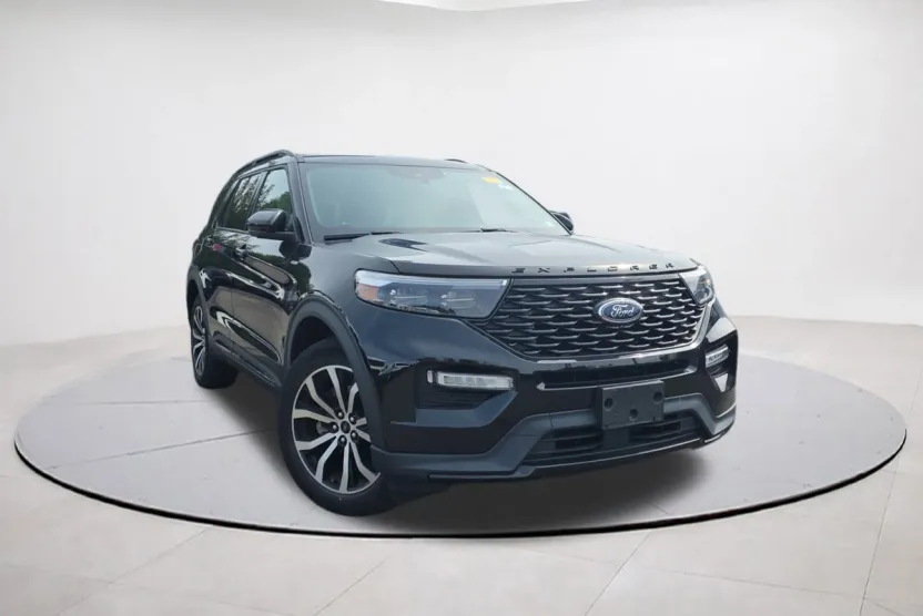 2022 Ford Explorer ST-Line photo 1