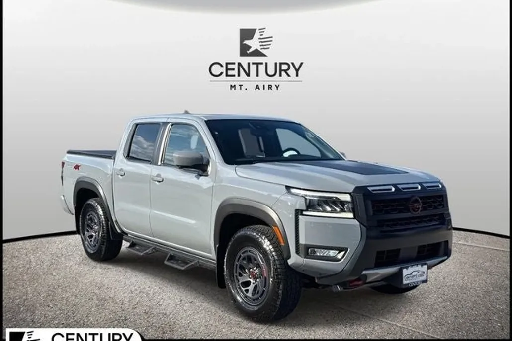2025 Nissan Frontier PRO-4X photo 1