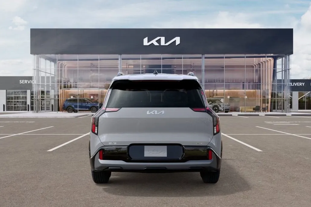 2026 Kia EV9 GT-Line photo 1