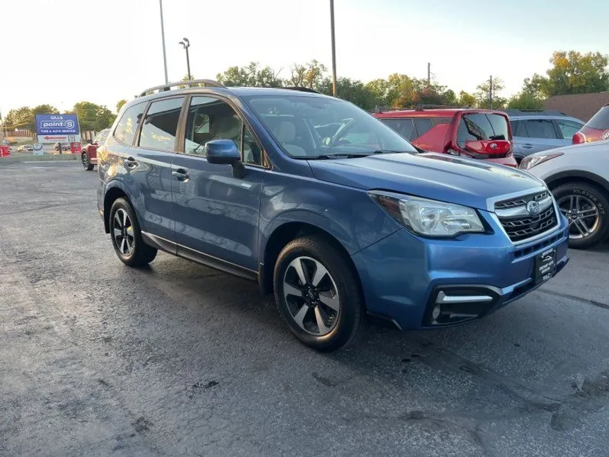 2017 Subaru Forester 2.5i Premium photo 1