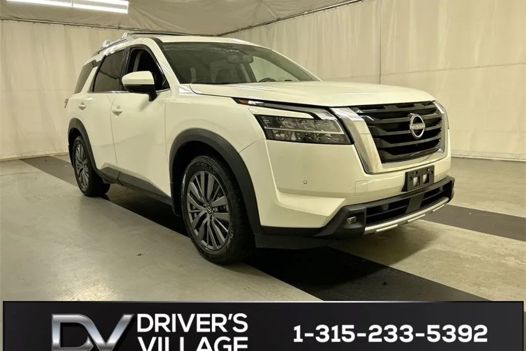 2022 Nissan Pathfinder SL photo 1
