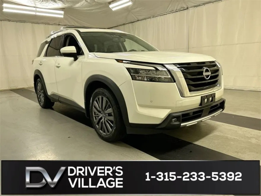 2022 Nissan Pathfinder SL photo 1