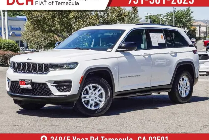 2023 Jeep Grand Cherokee Laredo photo 1