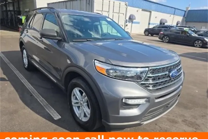 2021 Ford Explorer XLT photo 1