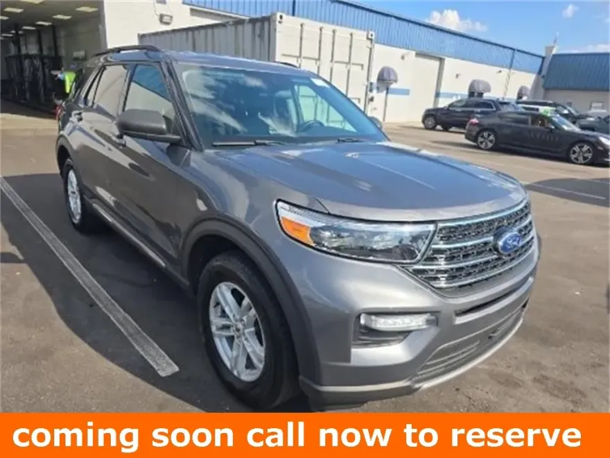 2021 Ford Explorer XLT photo 1